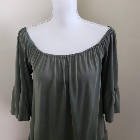 Green Envelope Off The Shoulder Ruffle Top Small - Picture 2 of 7